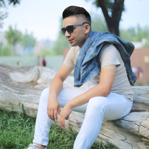 久久精品人成免费
