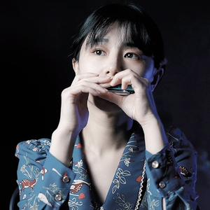 久久精品人成免费
